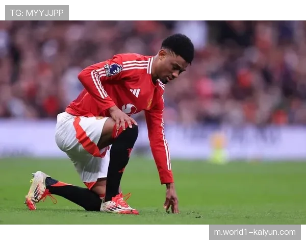 曼联B费八次关键传球 中场核心主导球队进攻方向